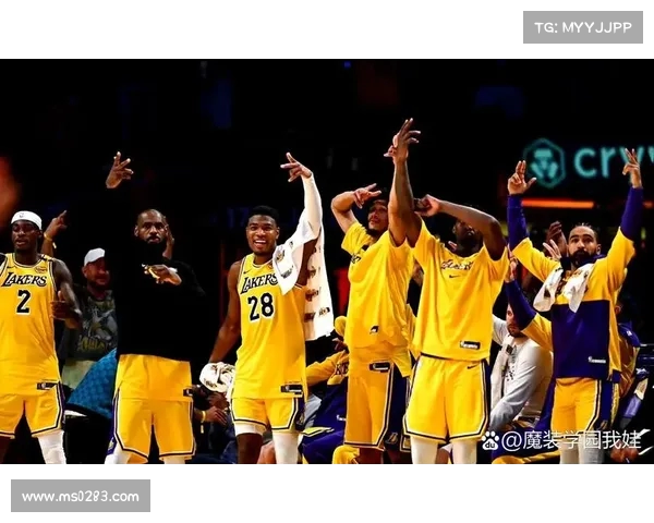NBA巅峰对决：湖人勇士大战再掀波澜，超巨对决引爆赛场热潮